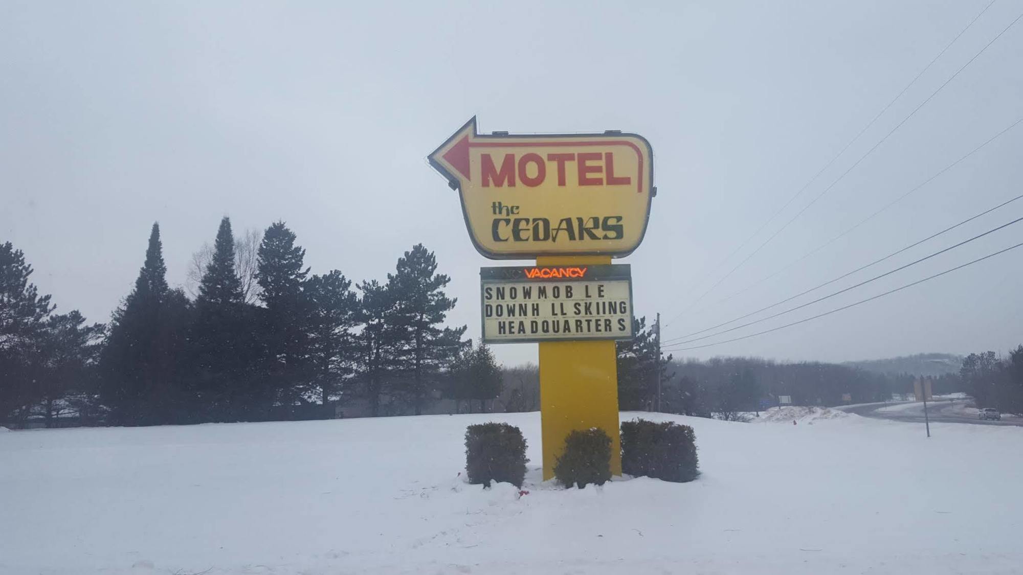 Cedars Motel Ironwood Exterior photo